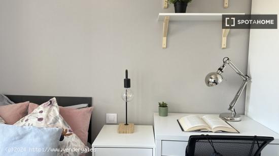 Habitación en alquiler en coliving en Lucero, Madrid - MADRID