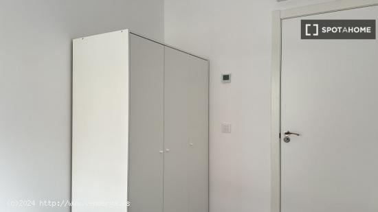 Habitación en alquiler en coliving en Lucero, Madrid - MADRID