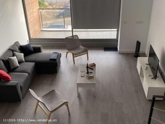  Apartamento entero de 1 dormitorio en València - VALENCIA 