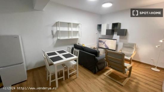 Piso de 4 habitaciones en alquiler en Ciutat Vella - VALENCIA