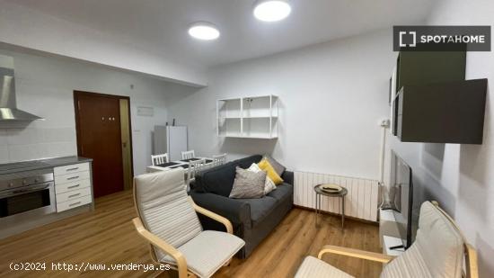 Piso de 4 habitaciones en alquiler en Ciutat Vella - VALENCIA