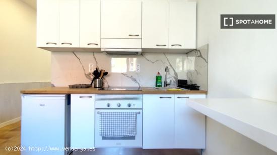 Apartamento entero de 2 dormitorios en Sant Adrià de Besòs - BARCELONA