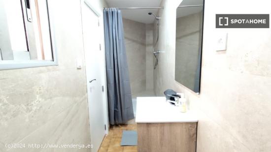 Apartamento entero de 2 dormitorios en Sant Adrià de Besòs - BARCELONA