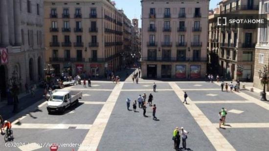 Habitación en piso compartido en barcelona. - BARCELONA