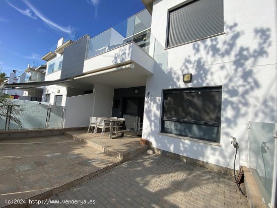 Chalet en venta en Pilar de la Horadada (Alicante)