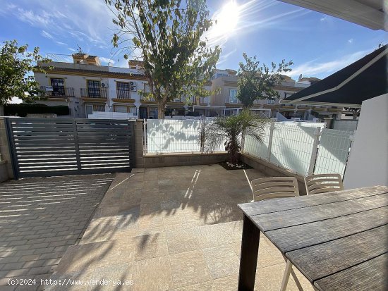 Chalet en venta en Pilar de la Horadada (Alicante)