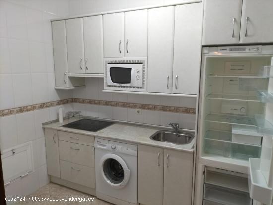 DISPONIBLE A LA VENTA VIVIENDA CENTRICA PARA ENTRAR A VIVIR EN PALENCIA. - PALENCIA