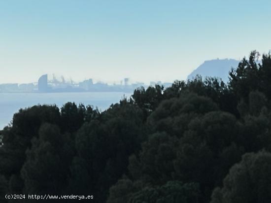 ENCANTADOR TERRENO SOLEADO CON IMPRESIONANTES VISTAS AL MAR EN PREMIÀ DE DALT - BARCELONA