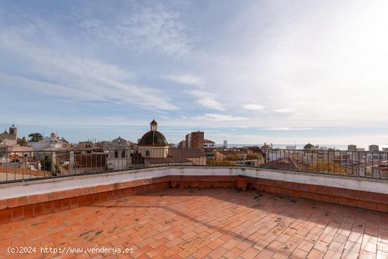  GRAN ÀTIC AMB TERRASSA DE SOMNI I VISTES AL MAR - BARCELONA 