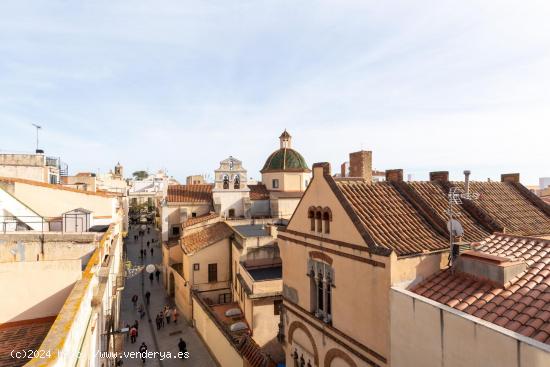 GRAN ÀTIC AMB TERRASSA DE SOMNI I VISTES AL MAR - BARCELONA