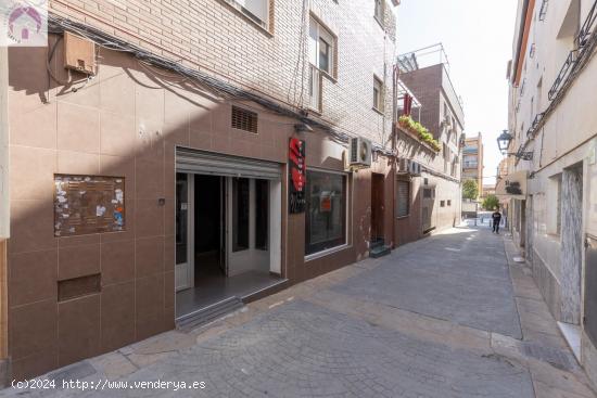  ¡Tu negocio en el corazón de Atarfe! Local comercial en venta con gran escaparate. - GRANADA 