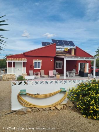 CHALET CON PISCINA EN MONTROI - VALENCIA