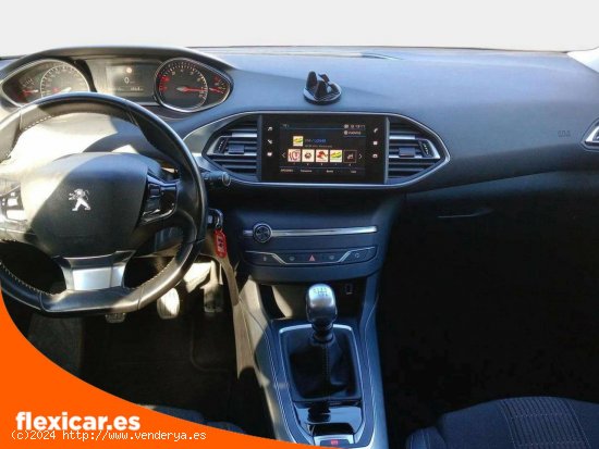 Peugeot 308 5p Allure 1.2 PureTech 81KW (110CV) - Santander