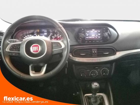 Fiat Tipo 1.4 16v Easy 70kW (95CV) gasolina 5p. - Córdoba