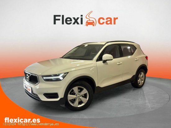 Volvo XC40 1.5 T2 Momentum Pro Auto - Esplugues de Llobregat