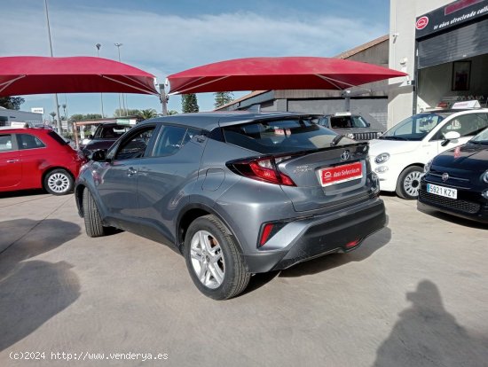 Toyota C-HR 1.8 125H Active GRIS CELESTE 2023 - Carcaixent