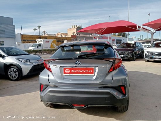 Toyota C-HR 1.8 125H Active GRIS CELESTE 2023 - Carcaixent