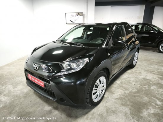  Toyota Aygo X Cross 1.0 VVT-I 72CV Play NEGRO 2023 - Carcaixent 