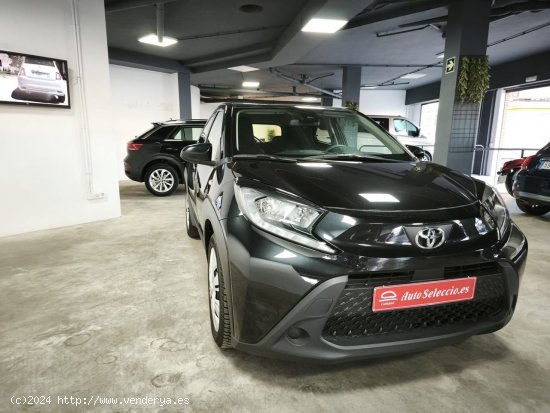 Toyota Aygo X Cross 1.0 VVT-I 72CV Play NEGRO 2023 - Carcaixent