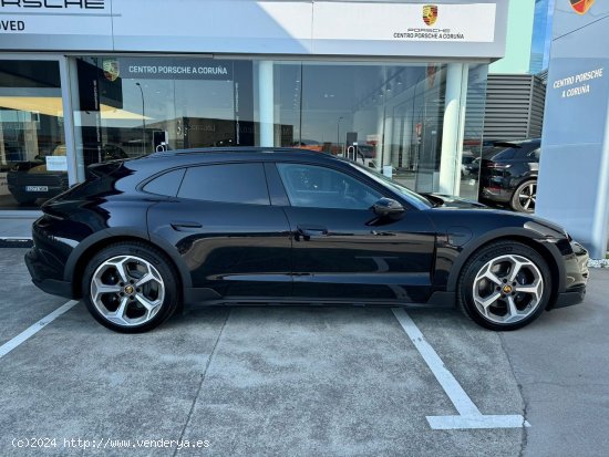 Porsche Taycan 4 CROSS TURISMO - Perillo