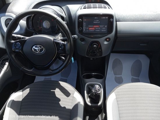 Toyota Aygo 1.0 70 x-play - Las Palmas de Gran Canaria