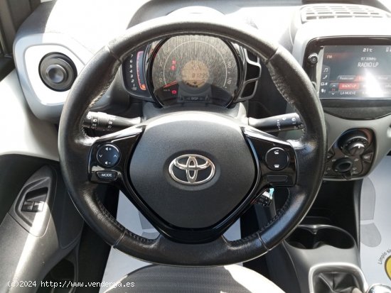 Toyota Aygo 1.0 70 x-play - Las Palmas de Gran Canaria