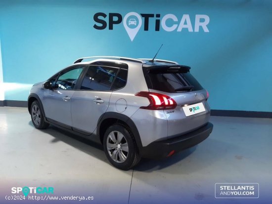 Peugeot 2008   1.2 PureTech 60KW (82CV) Signature - Barcelona