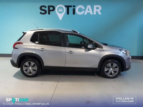 Peugeot 2008   1.2 PureTech 60KW (82CV) Signature - Barcelona