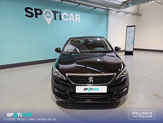 Peugeot 308  5p  1.2 PureTech 96KW (130CV) S&S Style - Barcelona