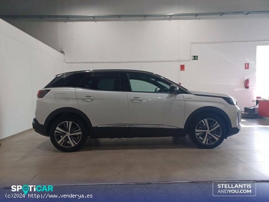 Peugeot 3008  225 e-EAT8 Allure Pack - Granada