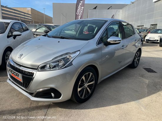  Peugeot 208 1.2  ALLURE 5P - Granollers 