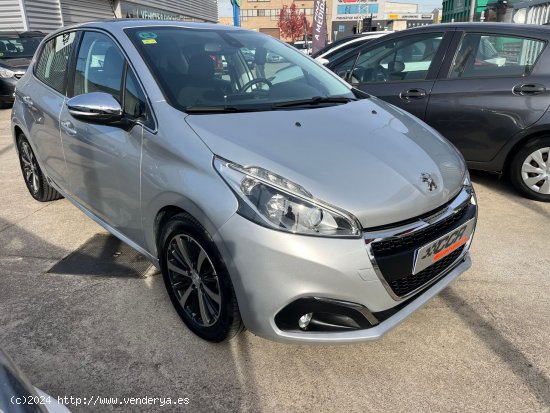 Peugeot 208 1.2  ALLURE 5P - Granollers