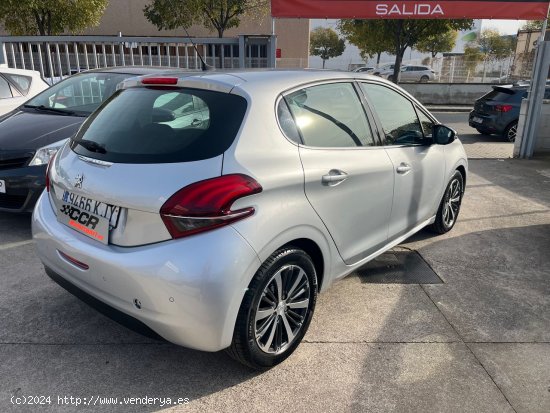 Peugeot 208 1.2  ALLURE 5P - Granollers