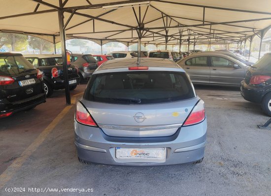 Opel Astra 1.6  16v TWINPORT - Cornella de Terri