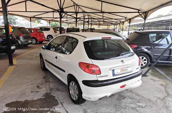 Peugeot 206 1.4 HDI LOOK 70 - Cornella de Terri