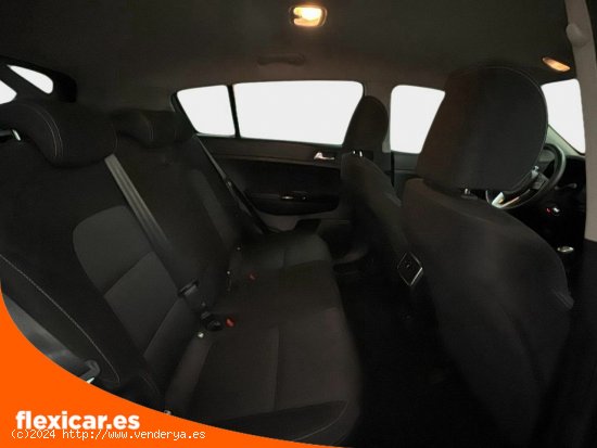 Kia Sportage 1.6 MHEV Business 100kW (136CV) 4x2 - Cáceres