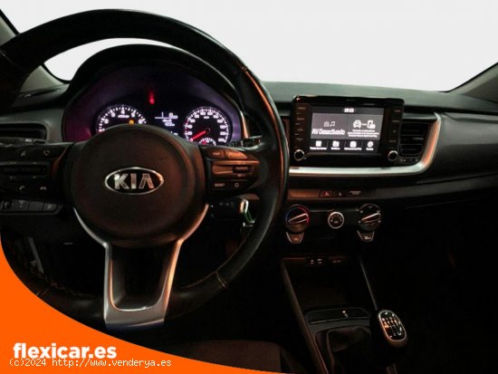 Kia Stonic 1.0 T-GDi 74kW (100CV) Black Edition - Cáceres