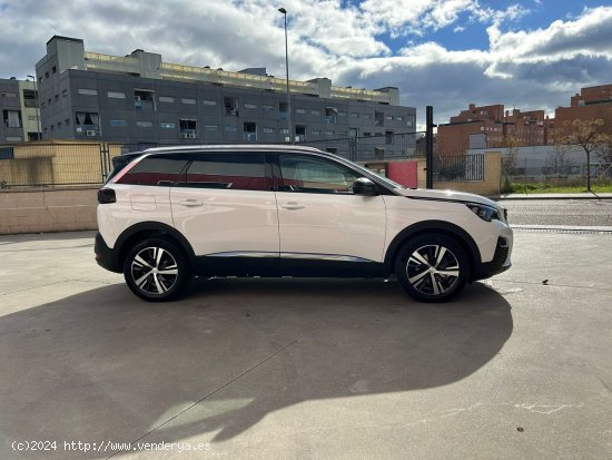 Peugeot 5008 Allure BlueHDi 96kW (130CV) S&S EAT8 - Parla