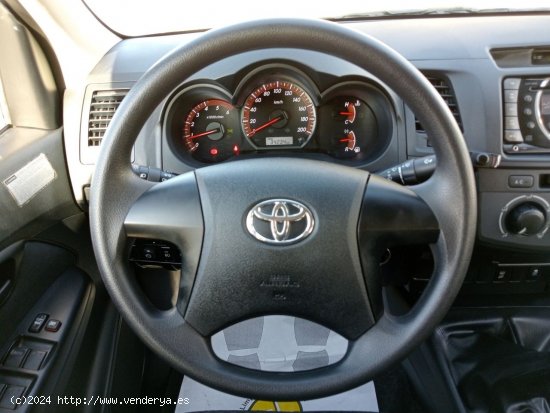 Toyota Hilux 2.5 D-4D Cabina Doble GX Aire acond. - Las Palmas de Gran Canaria