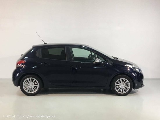 Peugeot 208  5P  1.2L PureTech 60KW (82CV) Style - Vigo