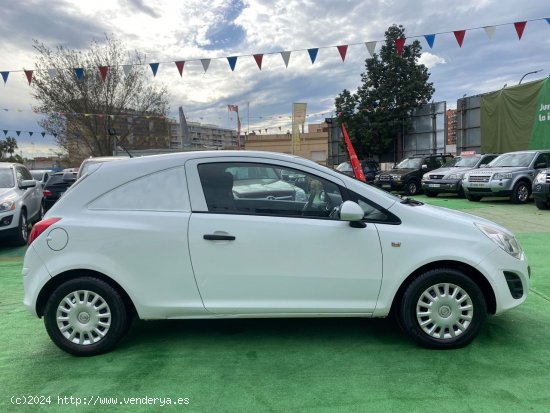 Opel Corsa 75CV 1.3 COMERCIAL 2 PLAZAS - Esplugas de Llobregat