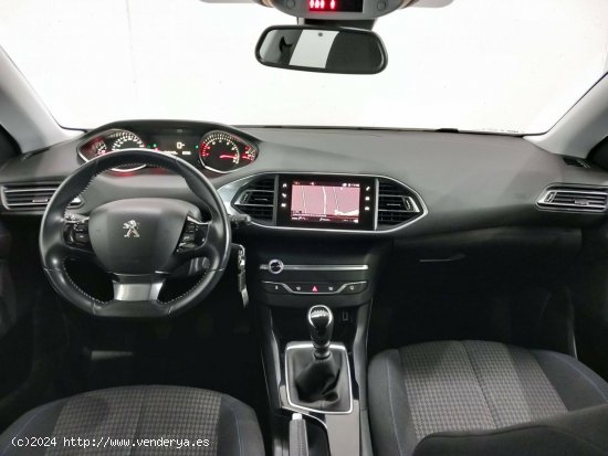 Peugeot 308  5p  PureTech 110 S&S 6 Vel. MAN Style - Mataro