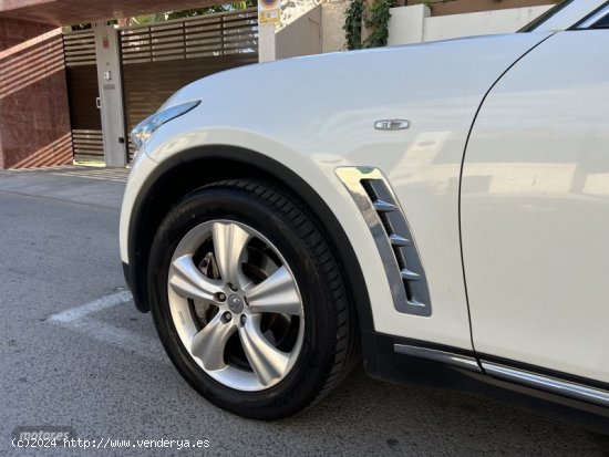 Infiniti FX 37 3.0D S de 2011 con 279.000 Km por 15.950 EUR. en Alicante