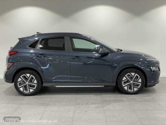 Hyundai Kona Electric Maxx 100kW de 2023 con 4.700 Km por 34.900 EUR. en Barcelona