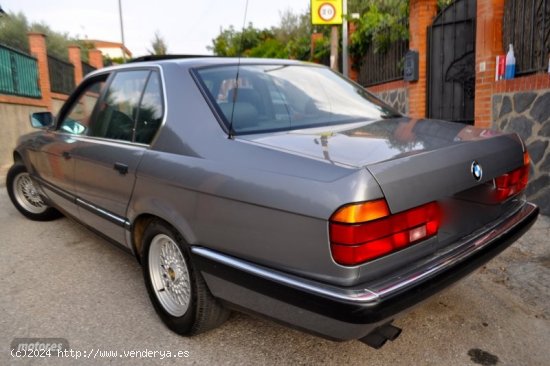 BMW Serie 7 730 v8 EXCLUSIVE PIEL KLIMA TECHO ELECTRICO COLECCION de 1993 con 29.000 Km por 27.700 E