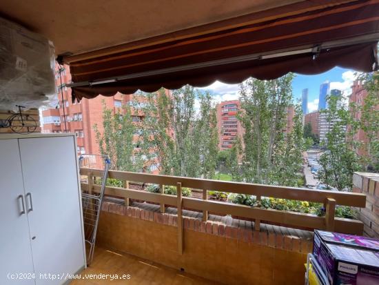 PISO DE 3 DORMITORIOS Y 2 BAÑOS CON TERRAZA Y PLAZA DE GARAJE - MADRID