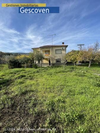 EXCEPCIONAL CHALET CON GRAN TERRENO, PISCINA Y TERRAZA - CACERES