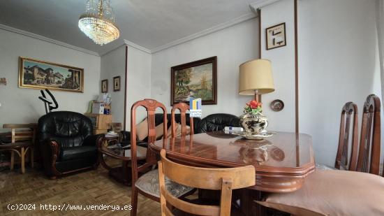 PISO EN VENTA DE 3 DORMITORIOS, 2 BAÑOS, 2 TERRAZAS, PATIO Y GARAJE EN AVENIDA PORTUGAL, ZAMORA. - 