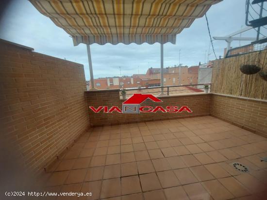 Ático en alquiler en Valdeacedera, 2 habitaciones dobles amueblado - MADRID