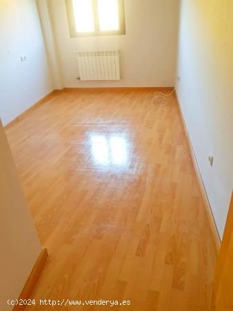 APARTAMENTO   EN LLANOS DE ALBA - LEON